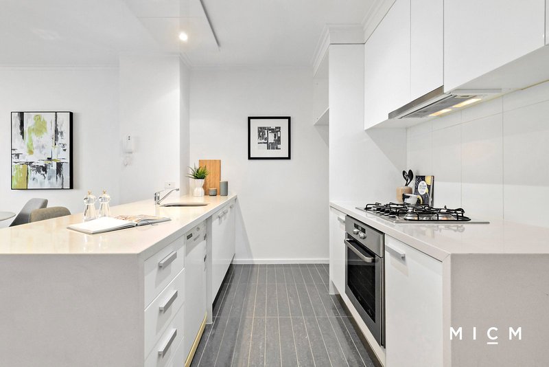 Photo - 1708/63 Whiteman Street, Southbank VIC 3006 - Image 5