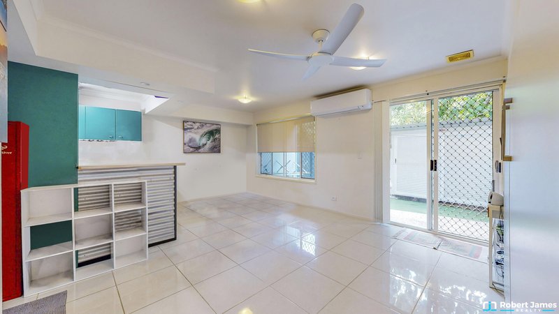 Photo - 17/1 Beacon Court, Sunrise Beach QLD 4567 - Image 2