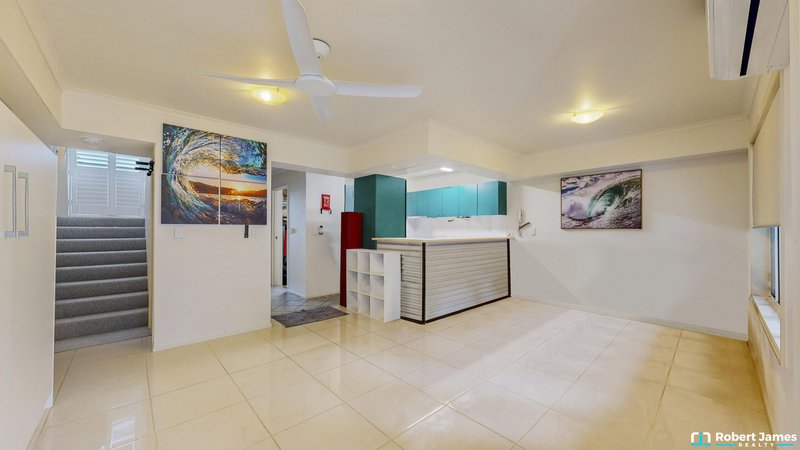 Photo - 17/1 Beacon Court, Sunrise Beach QLD 4567 - Image 3