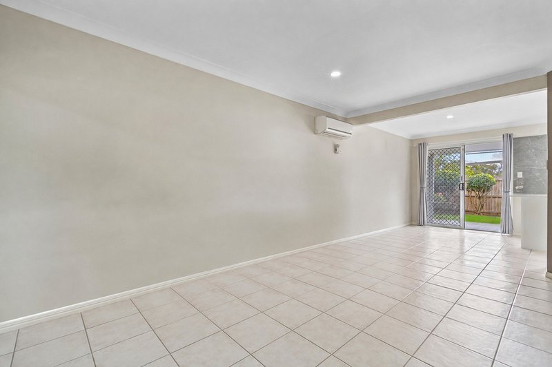 Photo - 17/1 Daintree Drive, Parkinson QLD 4115 - Image 7