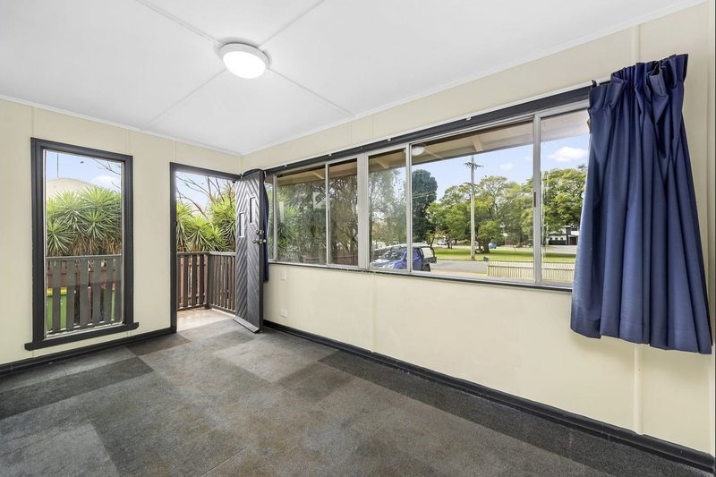 Photo - 171 Holberton Street, Newtown QLD 4350 - Image 3