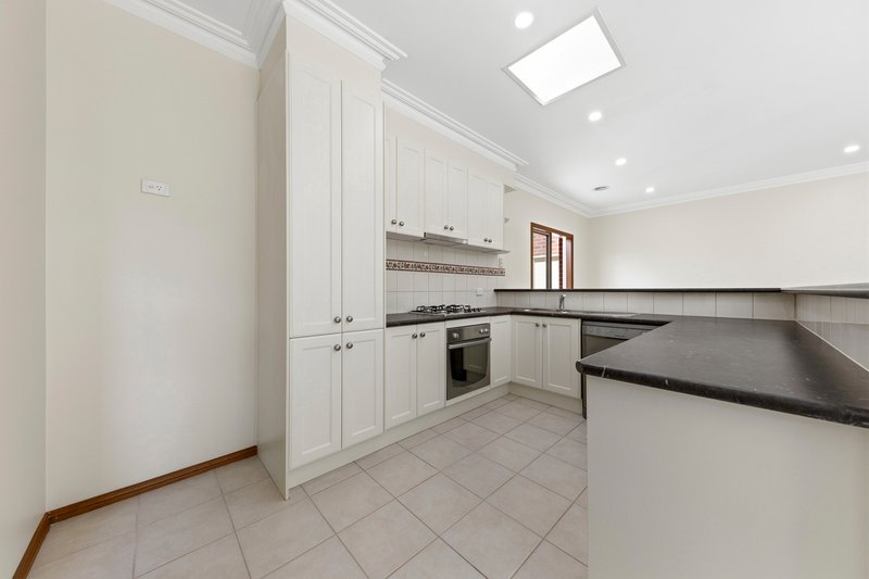 Photo - 17/1 Malouf Court, Pakenham VIC 3810 - Image 6
