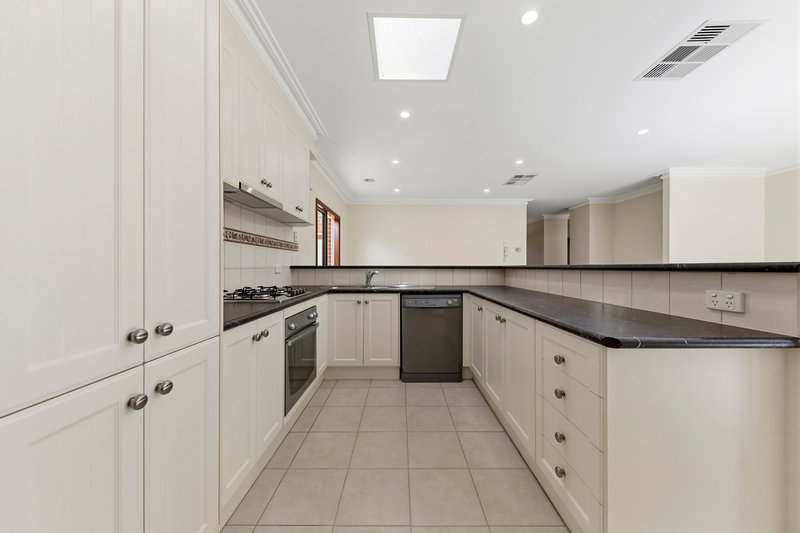Photo - 17/1 Malouf Court, Pakenham VIC 3810 - Image 7