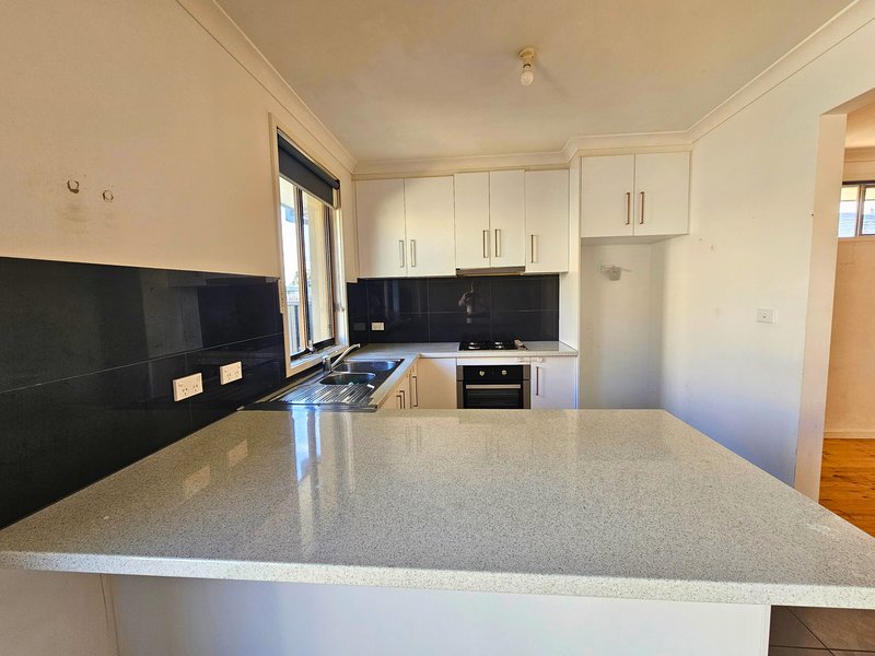 Photo - 1/71 Peppercorn Parade, Epping VIC 3076 - Image 2