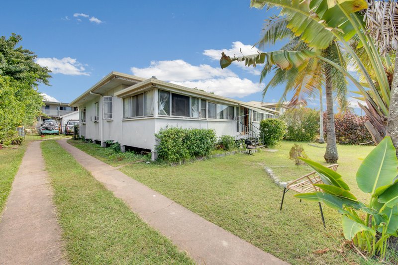 Photo - 171 Toolooa Street, South Gladstone QLD 4680 - Image 2