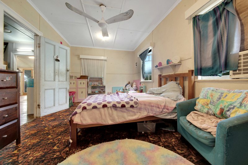 Photo - 171 Toolooa Street, South Gladstone QLD 4680 - Image 4