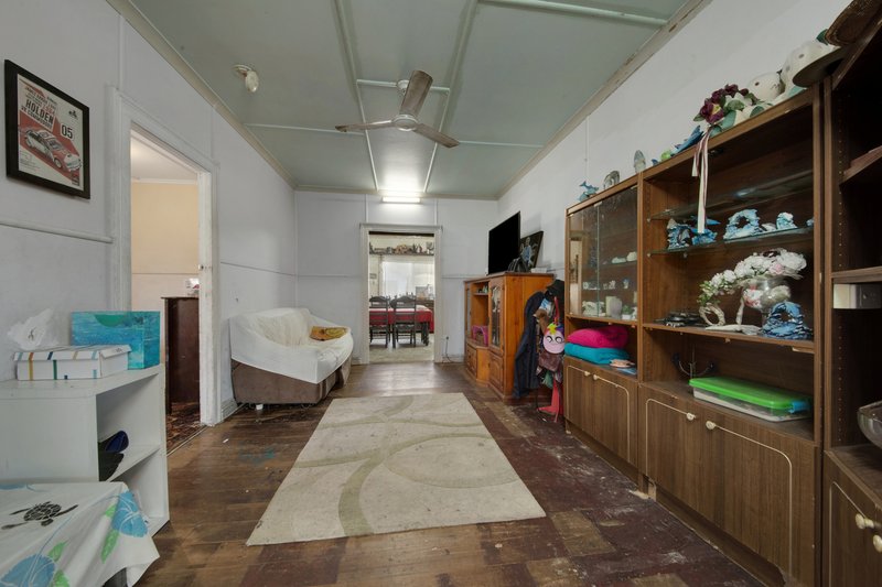 Photo - 171 Toolooa Street, South Gladstone QLD 4680 - Image 7