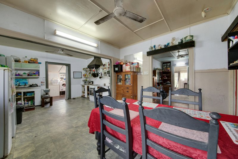 Photo - 171 Toolooa Street, South Gladstone QLD 4680 - Image 9