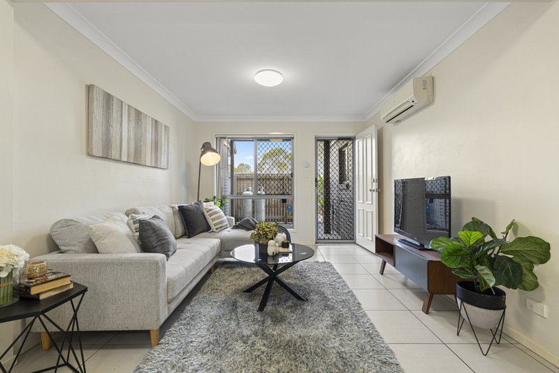 Photo - 17/11 Corella Place, Runcorn QLD 4113 - Image 2
