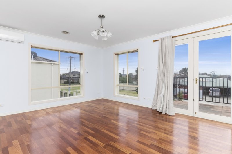 Photo - 17/11 Harrison Court, Altona Meadows VIC 3028 - Image 2