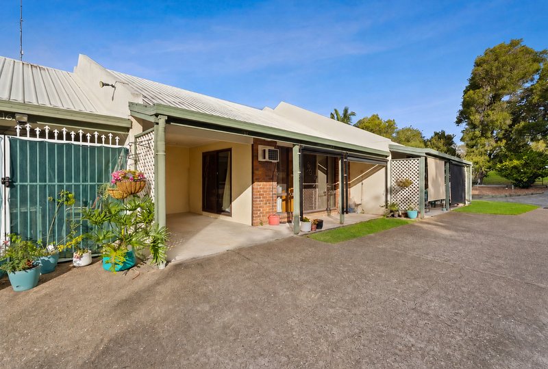 Photo - 17/12 Denmans Camp Road, Torquay QLD 4655 - Image 1
