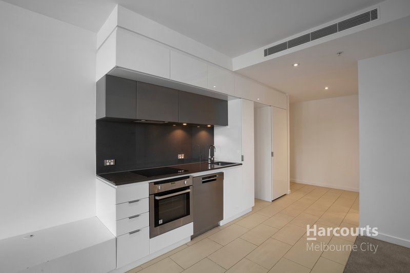 Photo - 1713/551 Swanston Street, Carlton VIC 3053 - Image 3