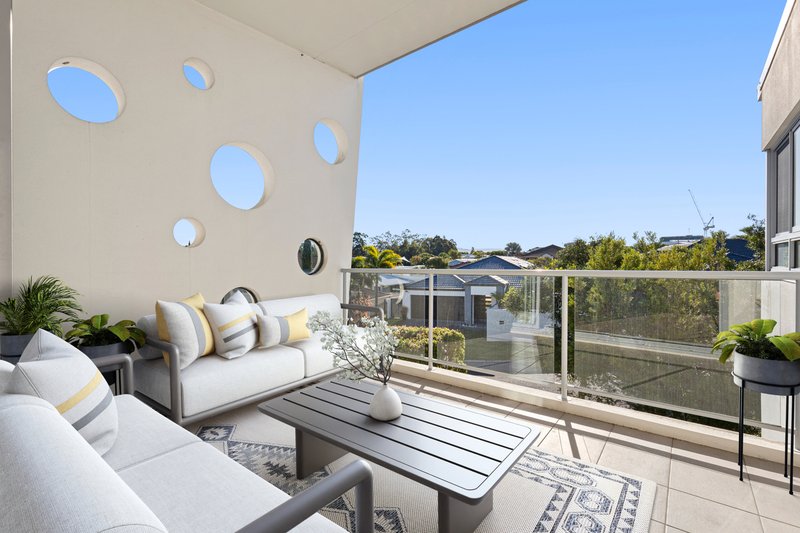 Photo - 17/137 Scottsdale Drive, Robina QLD 4226 - Image 2