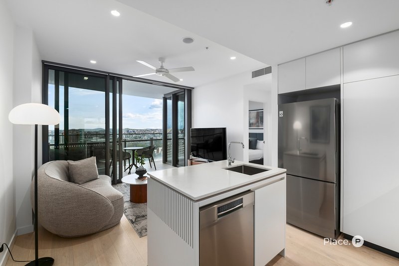 Photo - 1713/8 Margaret Street, Brisbane City QLD 4000 - Image 6