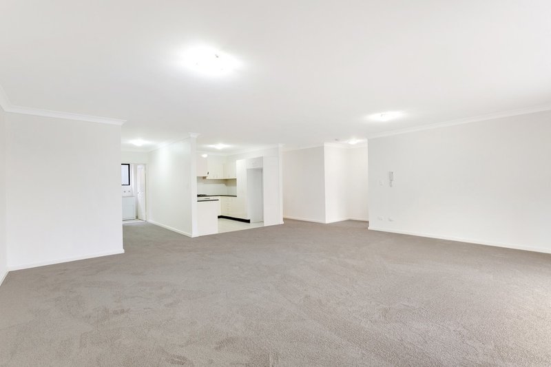 Photo - 17/14-16 Margin Street, Gosford NSW 2250 - Image 2