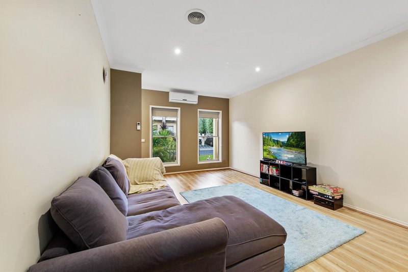 Photo - 17/14 Mickleton Grove, Point Cook VIC 3030 - Image 4