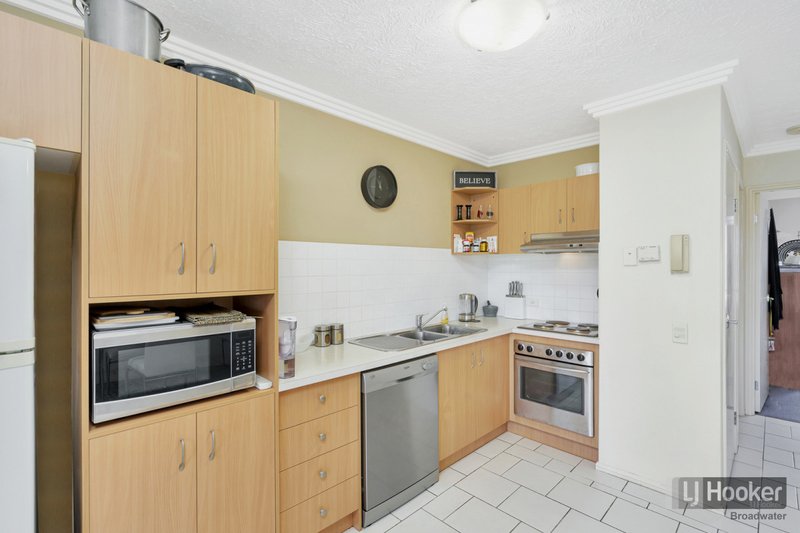 Photo - 17/142 Stanhill Drive, Surfers Paradise QLD 4217 - Image 4