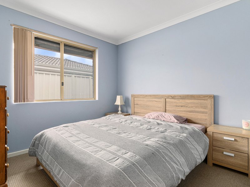 Photo - 17/15-17 Ashford Avenue, Rockingham WA 6168 - Image 7