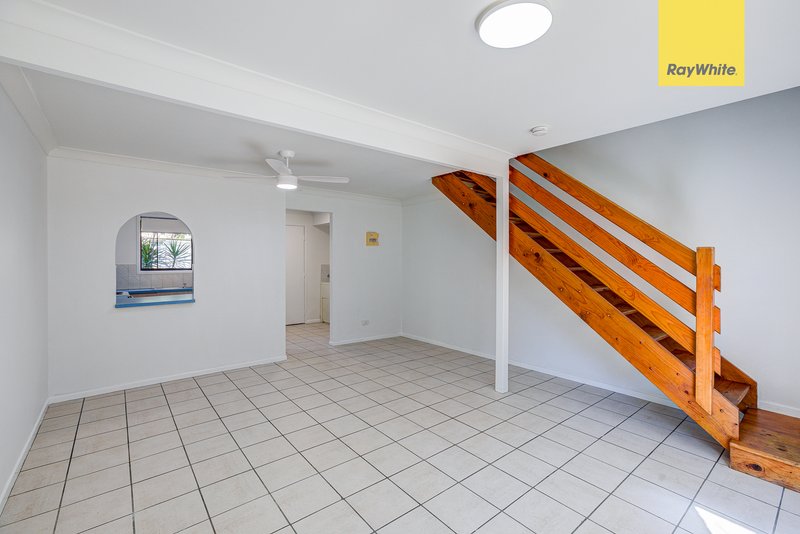 Photo - 17/15 Smith Road, Woodridge QLD 4114 - Image 2