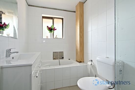 Photo - 17/16-20 Dellwood Street, Bankstown NSW 2200 - Image 4