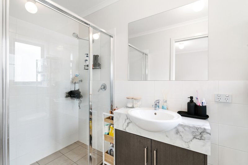 Photo - 17/16 Swinden Crescent, Blakeview SA 5114 - Image 5