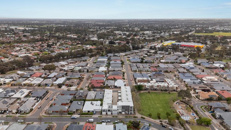 Photo - 17/16 Swinden Crescent, Blakeview SA 5114 - Image 11