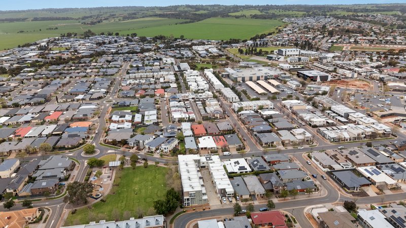 Photo - 17/16 Swinden Crescent, Blakeview SA 5114 - Image 13