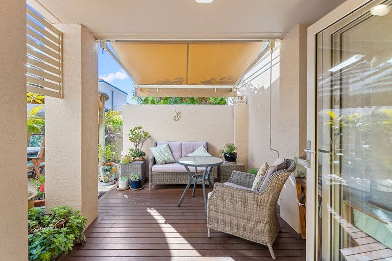 Photo - 17/160 West Coast Drive, Sorrento WA 6020 - Image 2