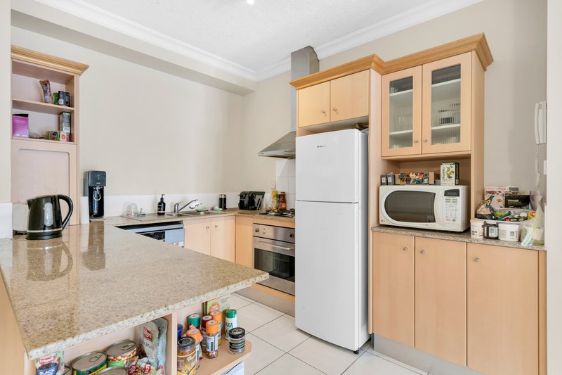 Photo - 1718/2-10 Greenslopes Street, Cairns North QLD 4870 - Image 5