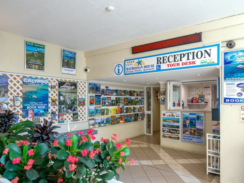 Photo - 17/19 Macrossan Street, Port Douglas QLD 4877 - Image 16