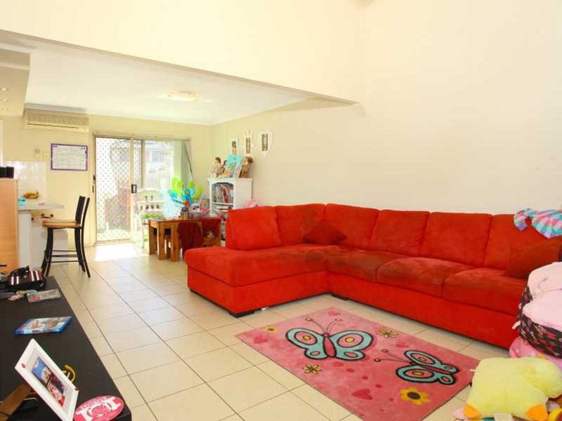 Photo - 17/1A Alison Road, Carrara QLD 4211 - Image 3