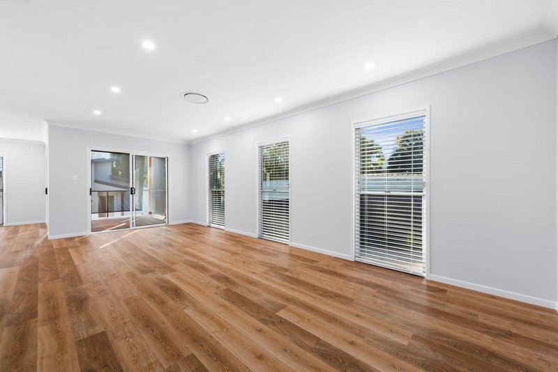 Photo - 1/71B Stuart Street, North Toowoomba QLD 4350 - Image 5