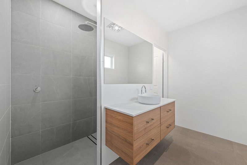Photo - 1/71B Stuart Street, North Toowoomba QLD 4350 - Image 8