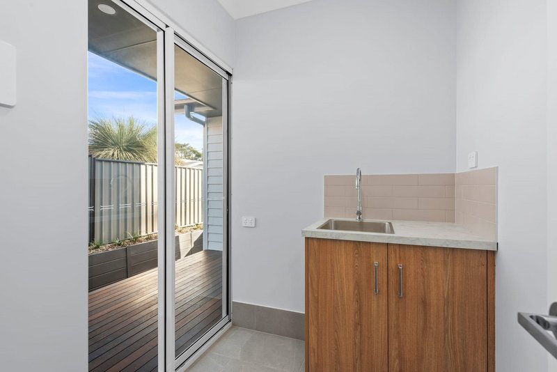 Photo - 1/71B Stuart Street, North Toowoomba QLD 4350 - Image 11
