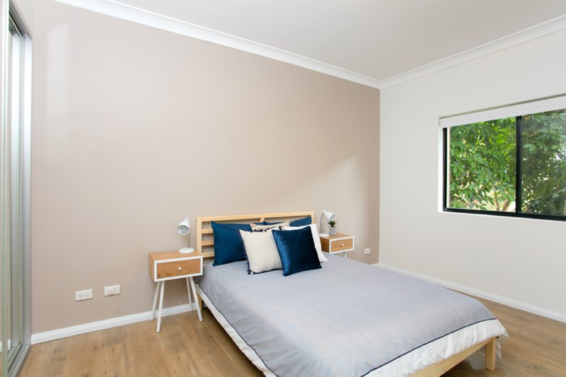 Photo - 17/2-10 Hawkesbury Avenue, Dee Why NSW 2099 - Image 4