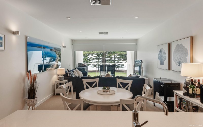 Photo - 17/2-5 Flinders Parade, Victor Harbor SA 5211 - Image 11