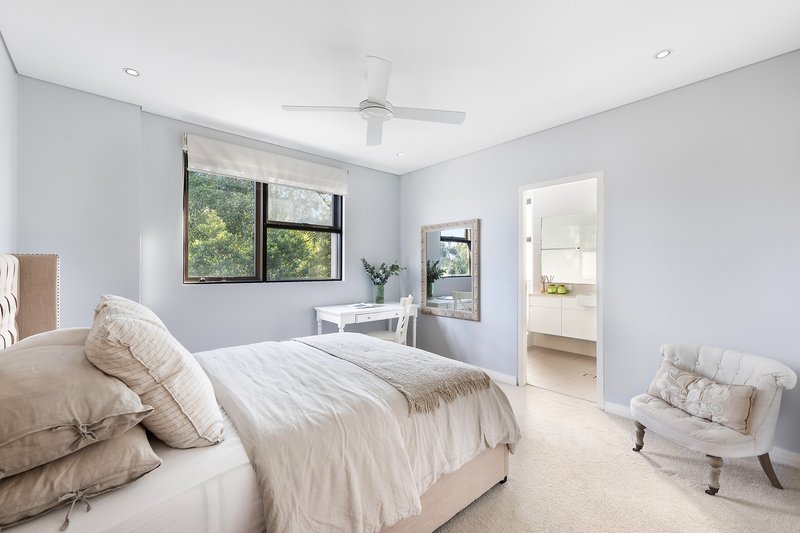 Photo - 17/2-6 Clydesdale Place, Pymble NSW 2073 - Image 6