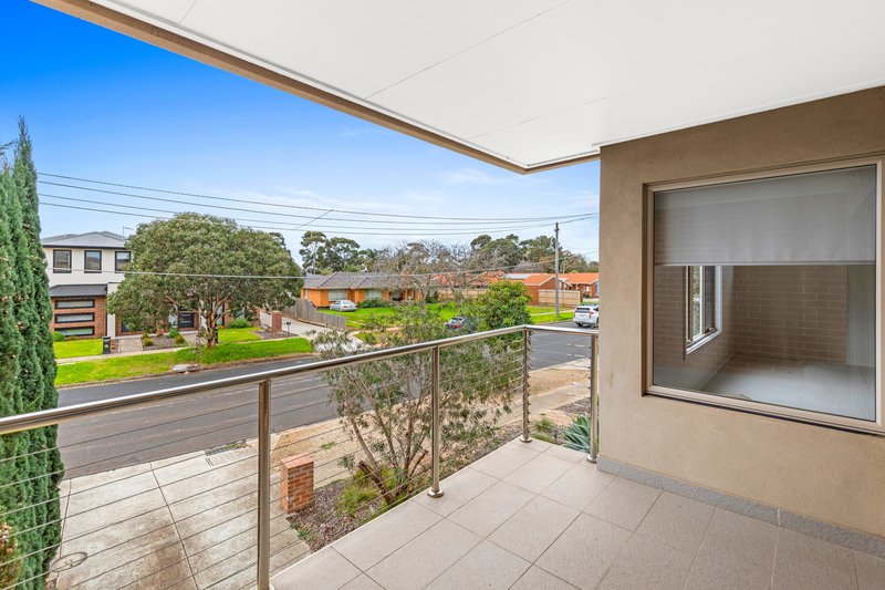 Photo - 1/72 Chirnside Avenue, Werribee VIC 3030 - Image 2