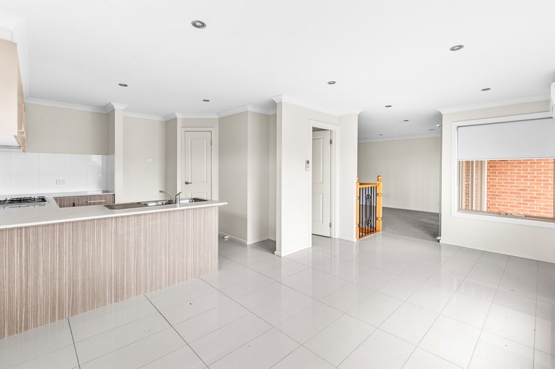 Photo - 1/72 Chirnside Avenue, Werribee VIC 3030 - Image 3