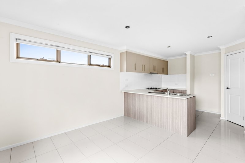Photo - 1/72 Chirnside Avenue, Werribee VIC 3030 - Image 4
