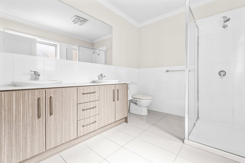 Photo - 1/72 Chirnside Avenue, Werribee VIC 3030 - Image 5