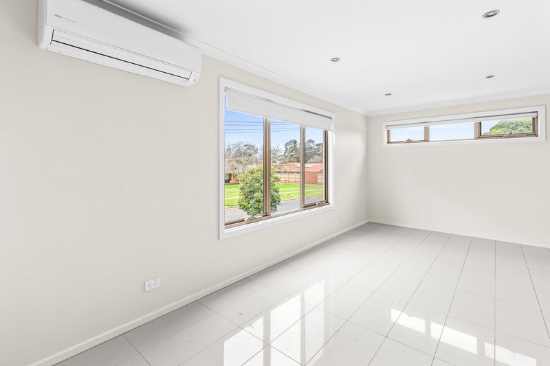 Photo - 1/72 Chirnside Avenue, Werribee VIC 3030 - Image 9
