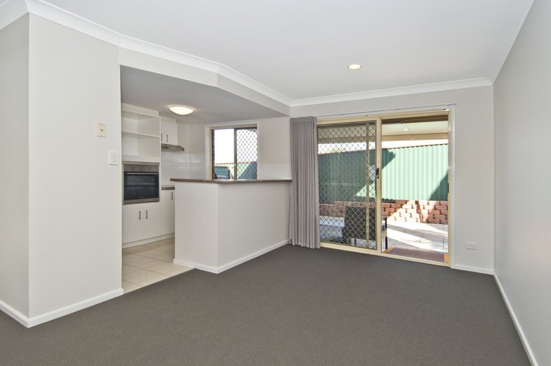 Photo - 17/2 Doyalson Place, Helensvale QLD 4212 - Image 4