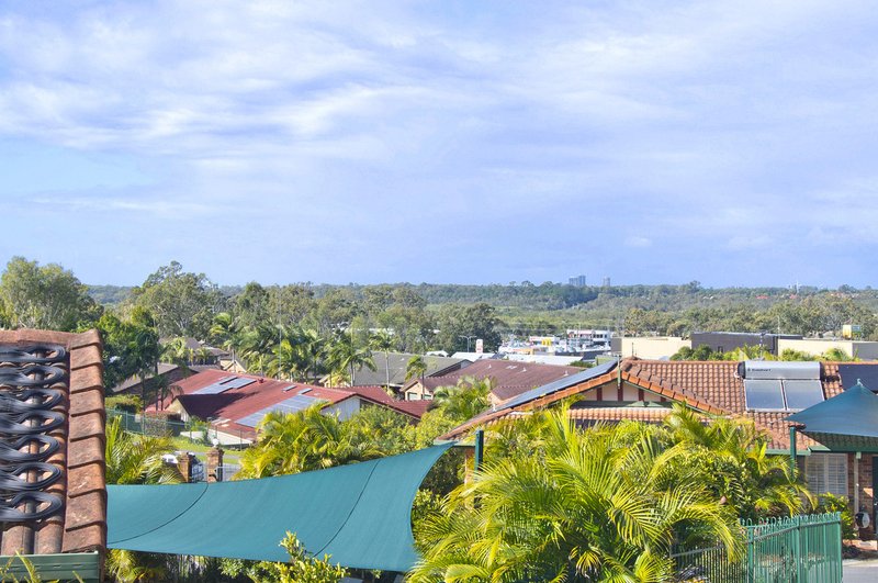 Photo - 17/2 Doyalson Place, Helensvale QLD 4212 - Image 9