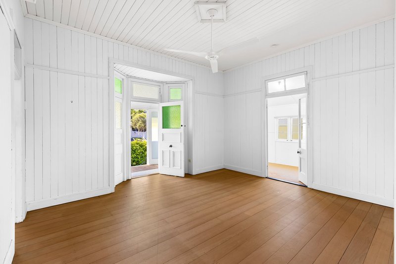 Photo - 172 Empress Terrace, Bardon QLD 4065 - Image 2