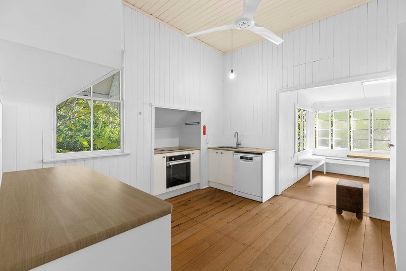 Photo - 172 Empress Terrace, Bardon QLD 4065 - Image 4