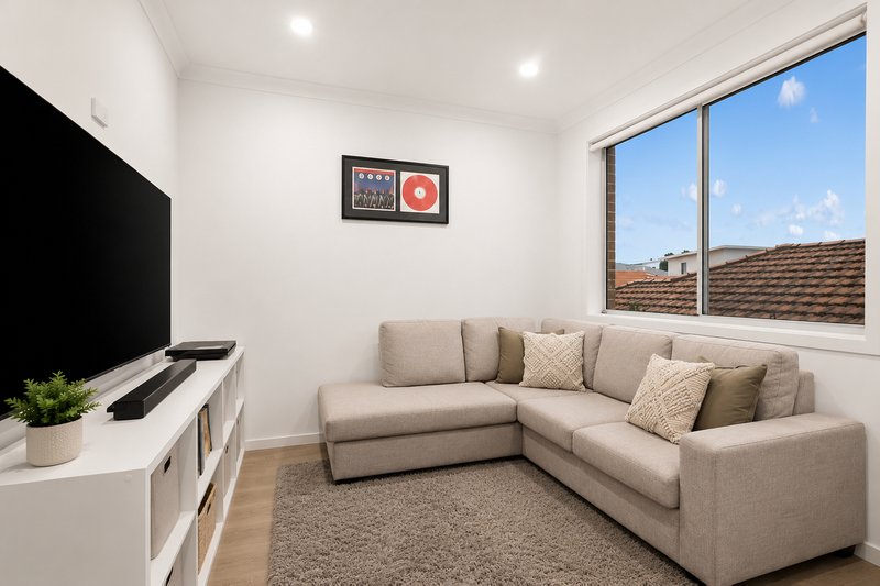Photo - 1/72 Kingston Street, Oak Flats NSW 2529 - Image 4