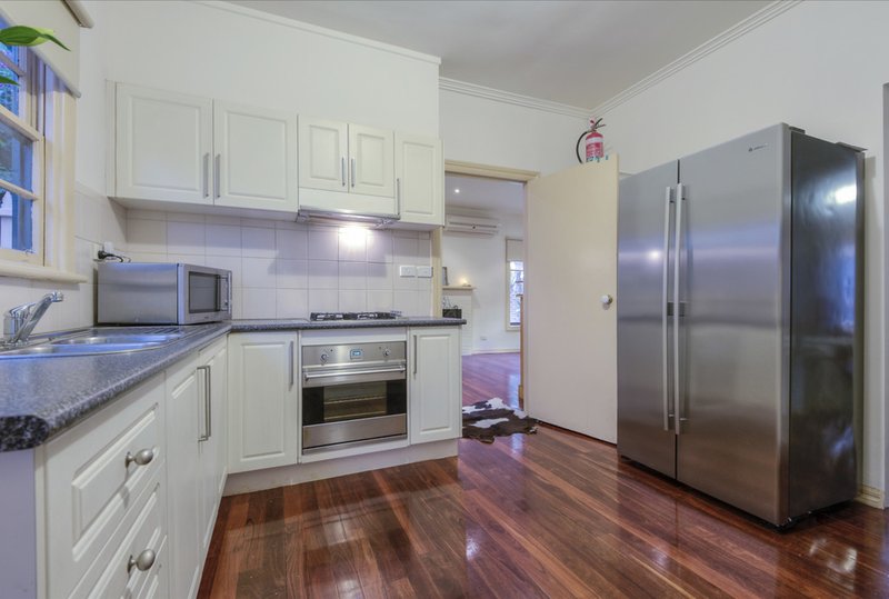 Photo - 1/72 Lloyd Avenue, Reservoir VIC 3073 - Image 6