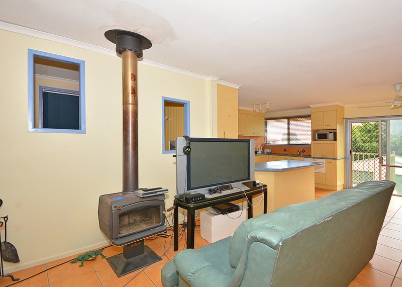 Photo - 172 Long Street, Point Vernon QLD 4655 - Image 3