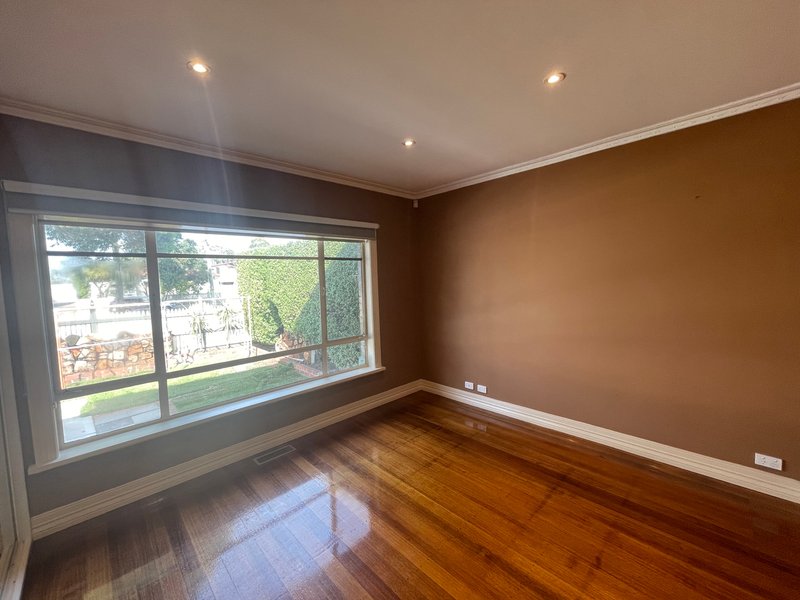 Photo - 172 Mason Street, Newport VIC 3015 - Image 2
